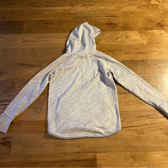 GapFit Sweatshirt - Picture 5 of 6